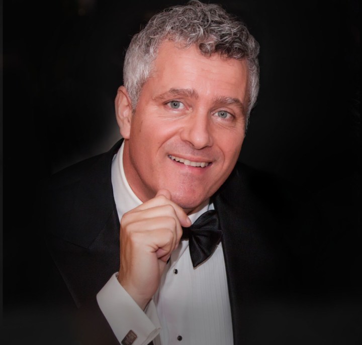 Arnoud_portrait3-1024x978